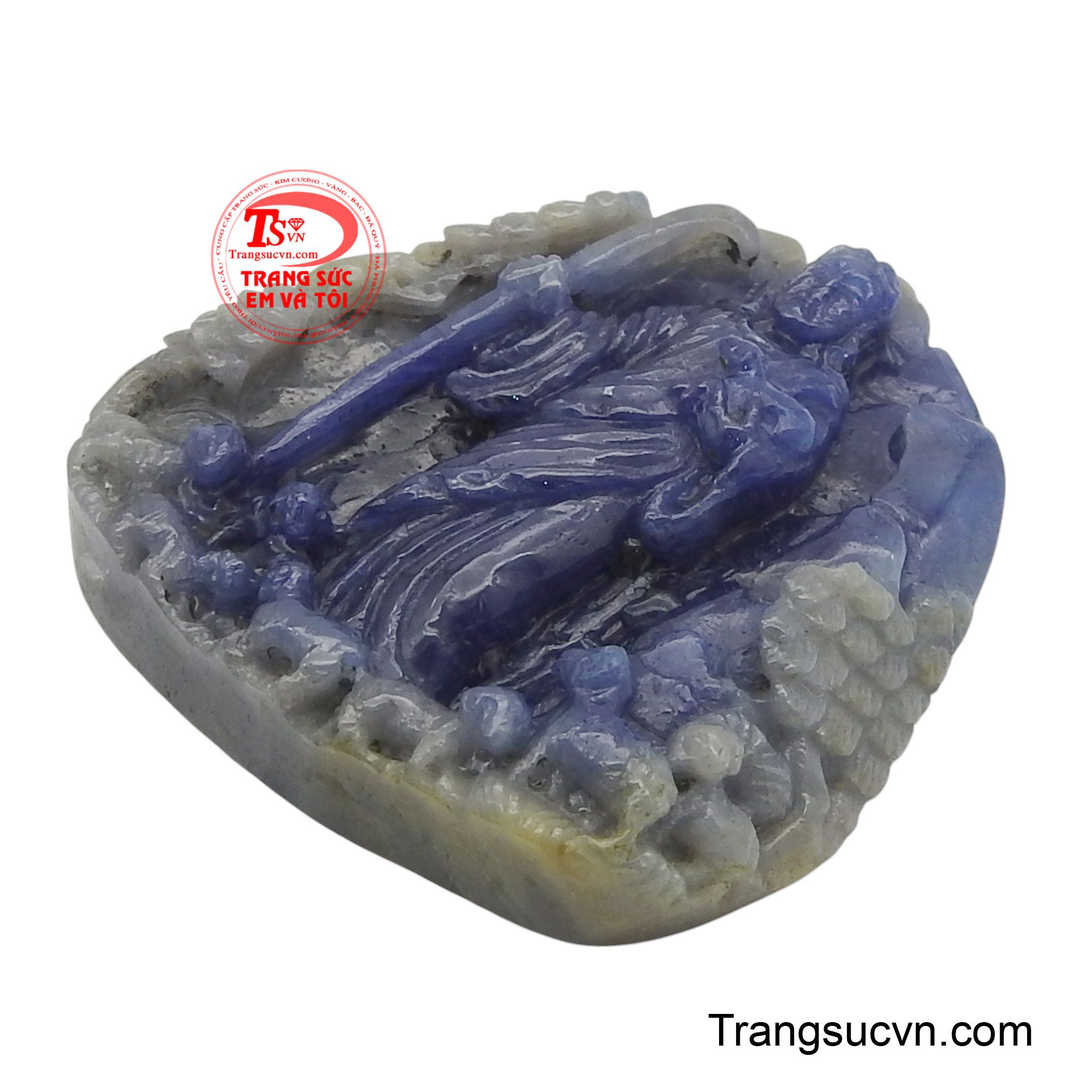 Hình ảnh Quan Công oai vệ, tay cầm Thanh Long Yển Nguyệt Đao, không chỉ thể hiện sức mạnh mà còn là biểu tượng của lòng trung thành và sự chính trực.