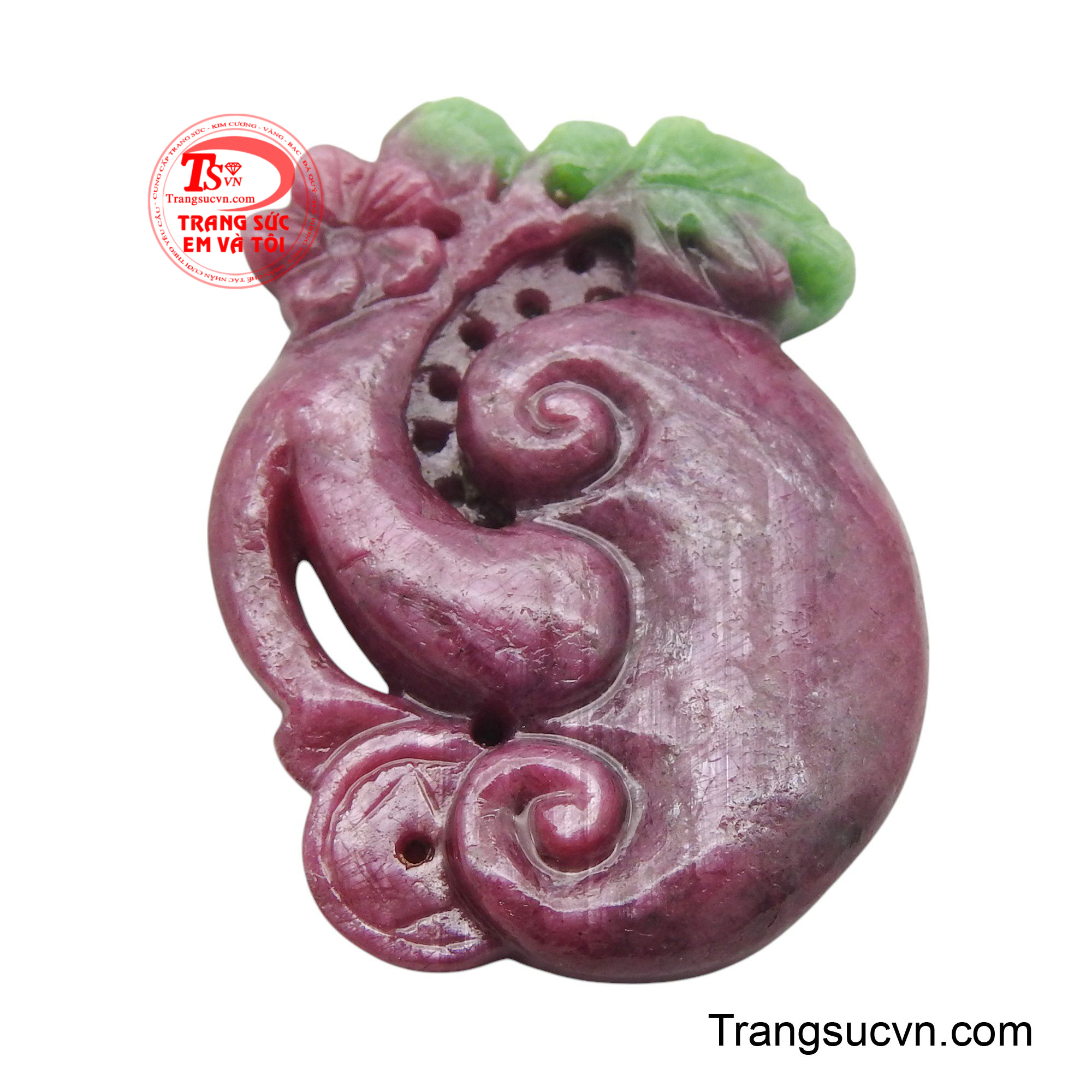 Sắc đỏ đặc trưng của ruby hòa quyện cùng những vân đá tự nhiên tạo nên một vẻ đẹp độc đáo và cuốn hút.