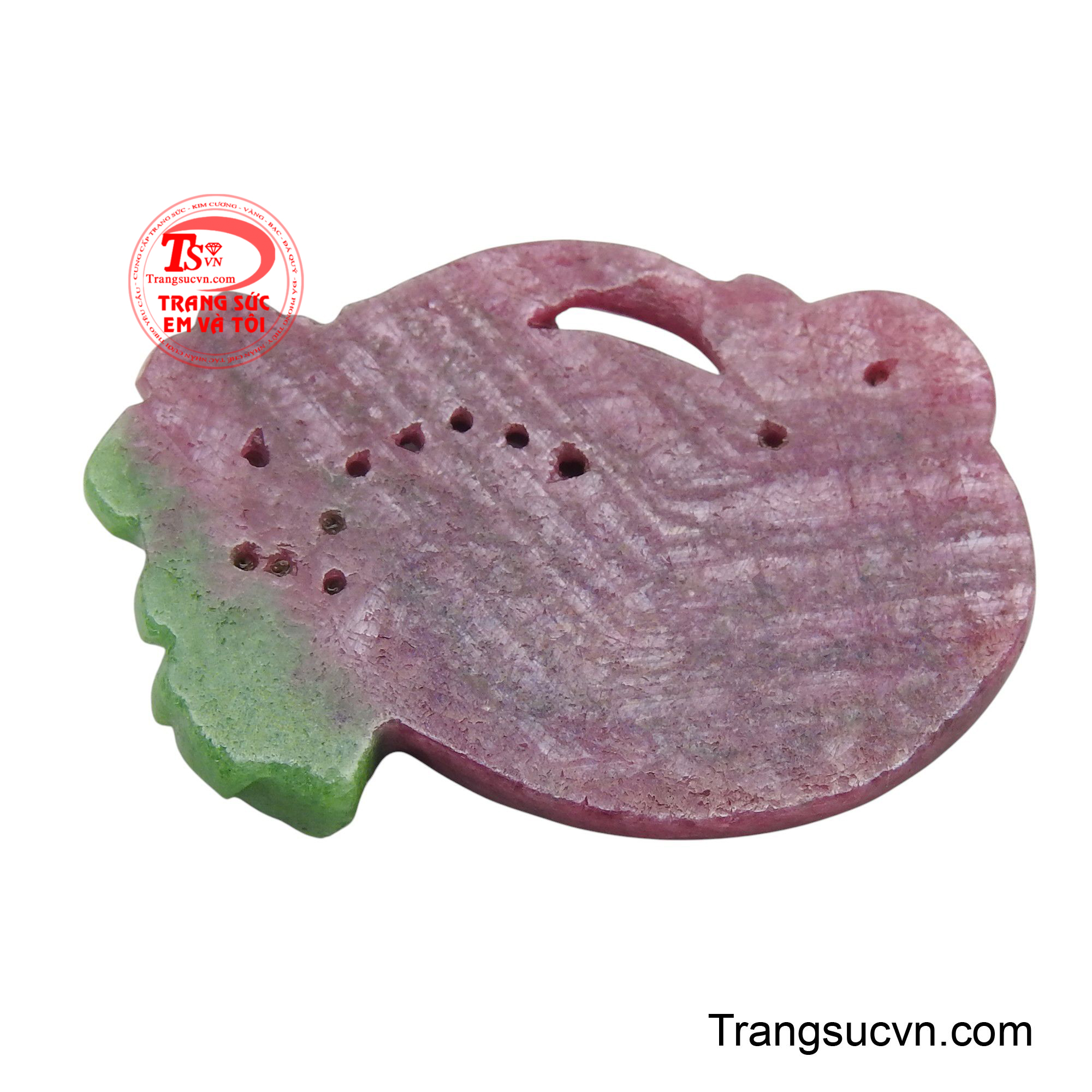 Đây không chỉ là một món trang sức đẹp mắt mà còn là vật phẩm phong thủy ý nghĩa, mang lại may mắn và thịnh vượng cho người sở hữu.