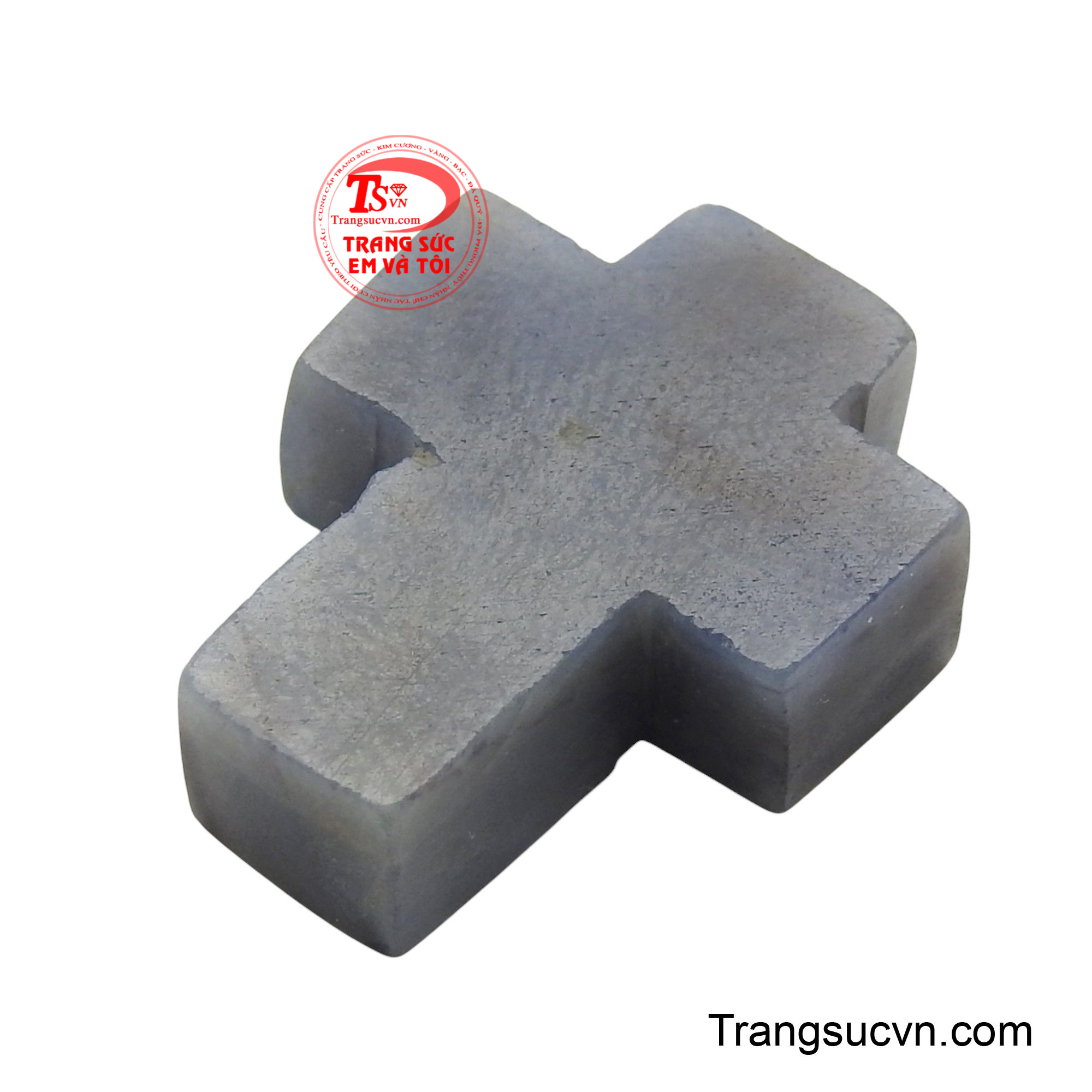 Bề mặt được mài giũa tỉ mỉ, tạo độ bóng nhẹ, phản chiếu ánh sáng một cách dịu dàng.