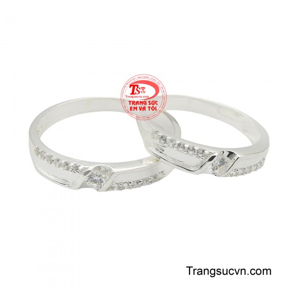 Nhẫn bạc đôi gắn kết