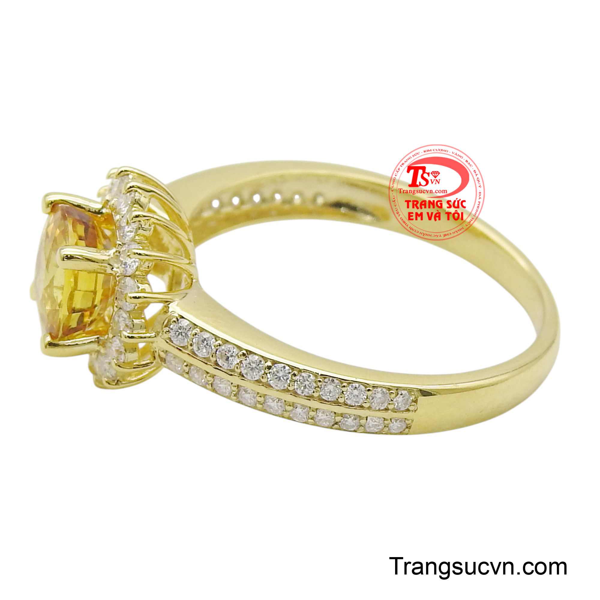 Sapphire vàng mang năng lượng ấm ấp, tươi vui và là viên đá gắn với sự sưng túc, giàu sang.