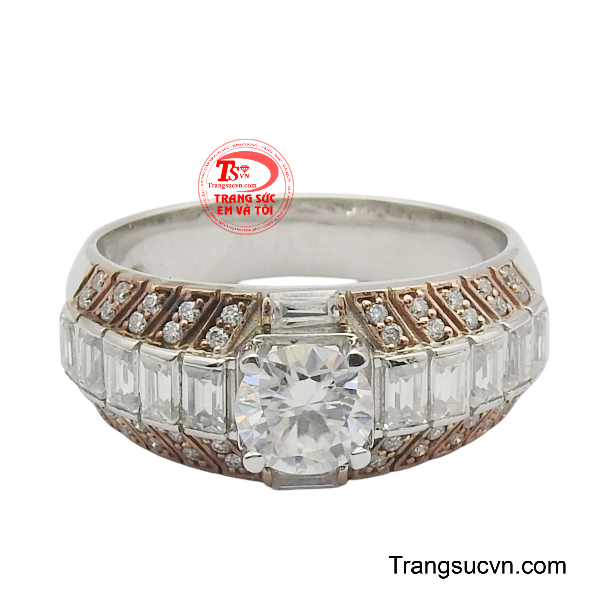Thiết kế nhẫn độc đáo chiếc nhẫn là sự kết hợp giữa vàng hồng và vàng trắng mang đến sự phá cách và sang trọng.