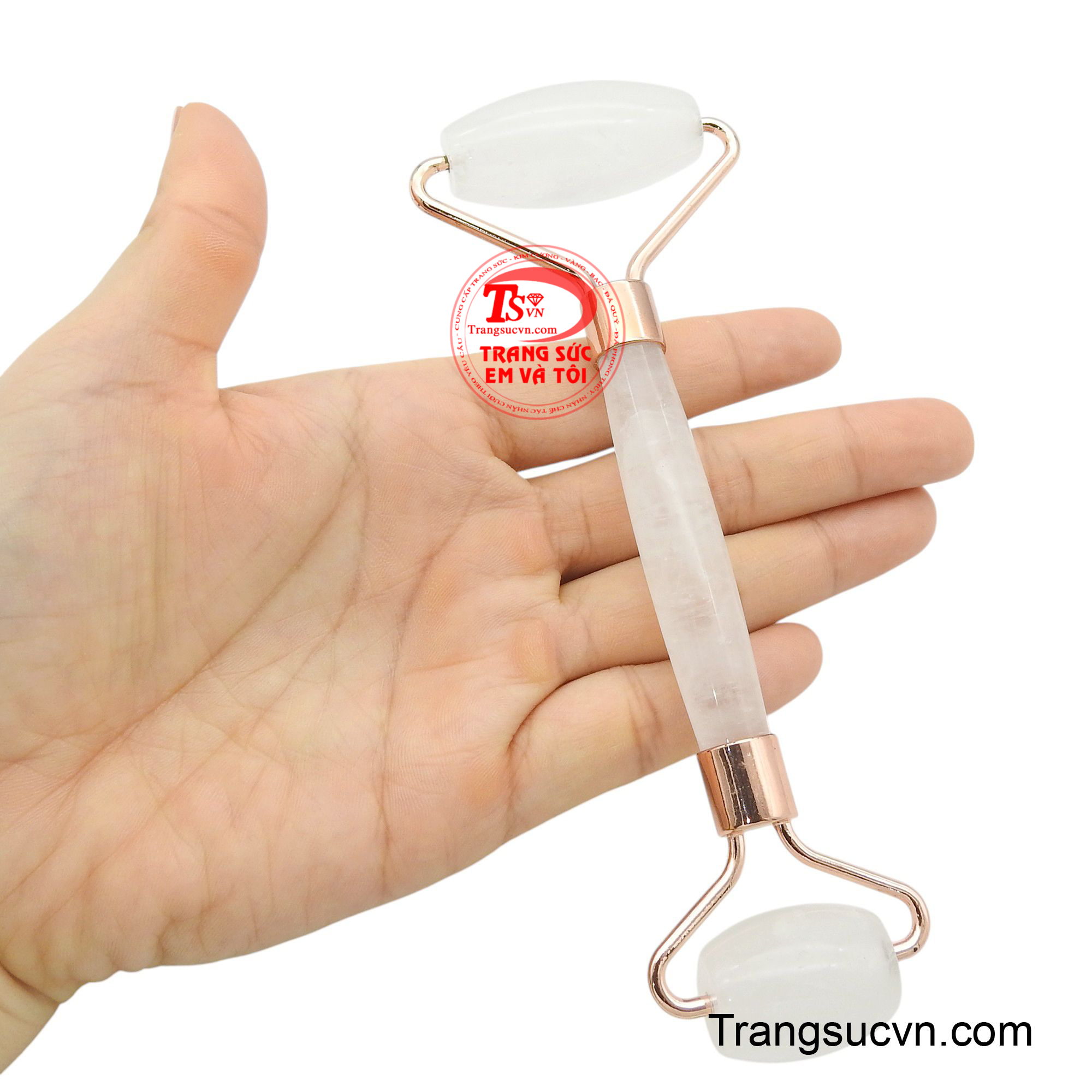 Sử dụng thanh lăn này là cách tuyệt vời để kết nối với vẻ đẹp thuần khiết bên trong, cho làn da và tâm hồn cùng tỏa sáng.