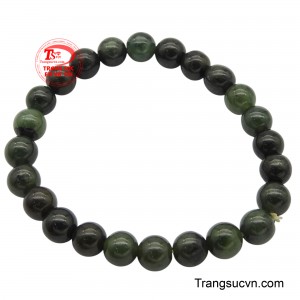 Chuỗi tay ngọc 7 ly không chỉ là điểm nhấn tinh tế cho trang phục mà còn chứa đựng ý nghĩa về sự bình an và hài hòa trong cuộc sống.