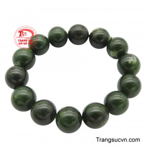 Chiếc vòng tay này không chỉ là một món trang sức đẹp mắt mà còn mang ý nghĩa phong thủy sâu sắc, được tin rằng sẽ thu hút năng lượng tích cực và vượng khí cho người sở hữu.