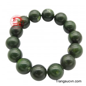 Ngọc cẩm thạch từ lâu đã được xem là biểu tượng của sự may mắn, sức khỏe và tài lộc trong văn hóa phương Đông.