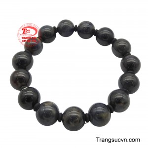 Đeo chuỗi tay này không chỉ làm đẹp cho cổ tay mà còn là cách để kết nối với nguồn năng lượng tích cực, đón nhận may mắn và thành công trong cuộc sống.