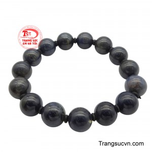 Kích thước 14 ly vừa vặn, không quá lớn cũng không quá nhỏ, tạo nên sự cân đối và duyên dáng trên cổ tay.