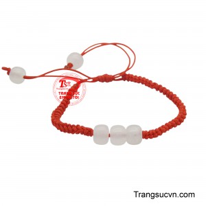 Dây tết cẩm thạch thịnh vượng là sự kết hợp tinh tế giữa vẻ đẹp truyền thống và ý nghĩa phong thủy, mang đến sự thịnh vượng và may mắn cho người sở hữu.