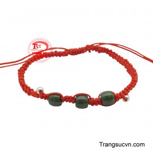 Dây tết ngọc cẩm thạch vượng khí là sự kết hợp hoàn hảo giữa vẻ đẹp mộc mạc và ý nghĩa tâm linh. 