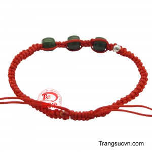 Đây không chỉ là món trang sức tô điểm cho cổ tay, mà còn là biểu tượng của sự bảo hộ và năng lượng tích cực, giúp người đeo luôn cảm thấy bình an và tràn đầy sinh lực.