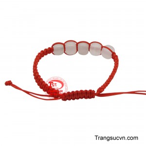 Vòng tay không chỉ là một phụ kiện trang sức đẹp mắt mà còn là một vật phẩm mang ý nghĩa phong thủy sâu sắc, giúp tăng cường năng lượng tích cực và thu hút những điều tốt lành.