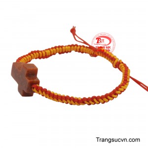 Sự kết hợp hài hòa này không chỉ tạo nên một vật phẩm trang sức tâm linh độc đáo mà còn là sự cộng hưởng của những năng lượng tích cực, mang đến sự mạnh mẽ, bình an và may mắn cho người sở hữu.