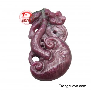 Từ xa xưa, Ruby đã được xem là viên đá tượng trưng cho quyền lực, may mắn và tình yêu.