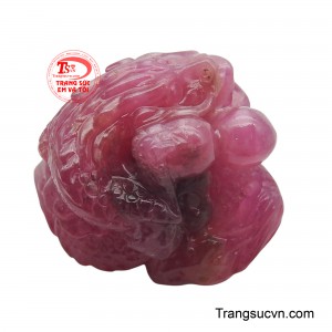 Mặt dây Ruby rồng quyền lực
