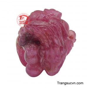 Rồng ngậm ngọc mang một đức tin cao lớn cho con người, là biểu tượng tài lộc, của cải dồi dào.