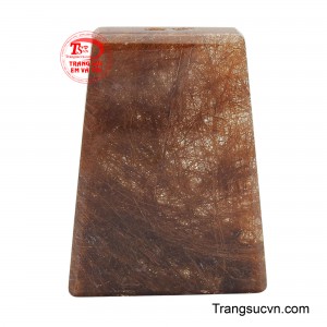 Mặt dây vô sự bài thạch anh tóc không chỉ là một món đồ trang sức mà còn mang trong mình những giá trị phong thủy và tinh thần sâu sắc, được nhiều người tin tưởng và trân trọng.