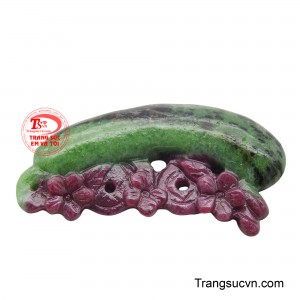 Với thiết kế này không chỉ mang đến vẻ đẹp sang trọng, tinh tế mà còn tượng trưng cho sự gắn kết, phát triển và may mắn, là món trang sức lý tưởng cho những ai yêu thích vẻ đẹp tự nhiên và ý nghĩa sâu sắc.