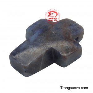 Thiết kế đơn giản, không cầu kỳ nhưng vẫn giữ được sự trang trọng và ý nghĩa tâm linh sâu sắc của biểu tượng thánh giá.