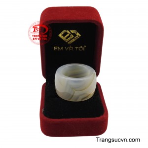 Sản phẩm được giao hàng toàn quốc.