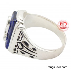 Hãy dành tặng món quà ý nghĩa này cho những người đã từng gắn bó mình trong sưốt quá trình họ tập đó bạn nhé!