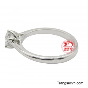 Đây là lựa chọn lý tưởng cho những cô gái yêu thích sự tối giản nhưng vẫn muốn thể hiện vẻ đẹp quý phái, phù hợp để đeo hàng ngày hoặc trong các dịp đặc biệt.