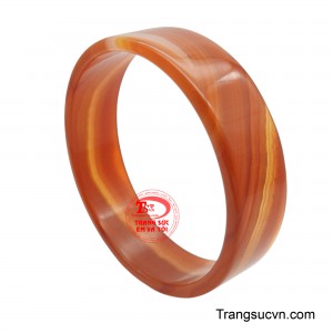 Mã não là một loại đá vi tinh thể bền bỉ với cấu trúc vân độc đáo, là viên đá của sự cân bằng, bảo vệ và được cho là có khả năng chiêu gọi