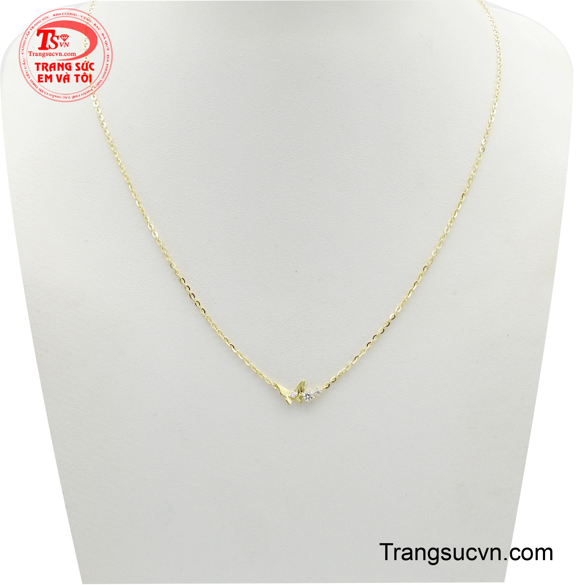 Dây chuyền hồ điệp vàng 10K mang vẻ đẹp tinh tế và bay bổng, tượng trưng cho sự tự do và vẻ đẹp của thiên nhiên.