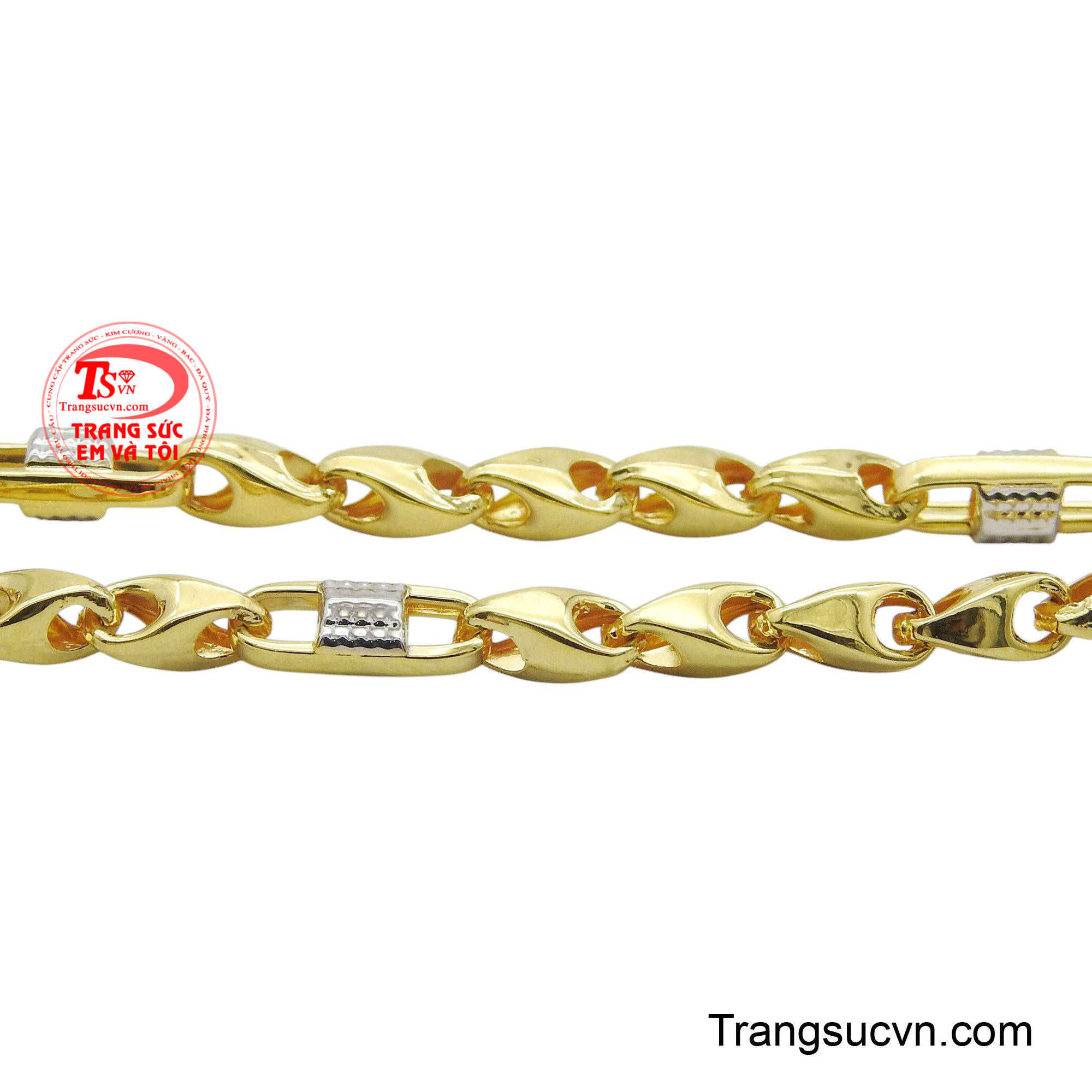 Dù kết hợp với trang phục đời thường hay những bộ cánh lịch lãm, chiếc dây chuyền này đều khẳng định khí phách mạnh mẽ và gu thẩm mỹ đẳng cấp của người sở hữu.
