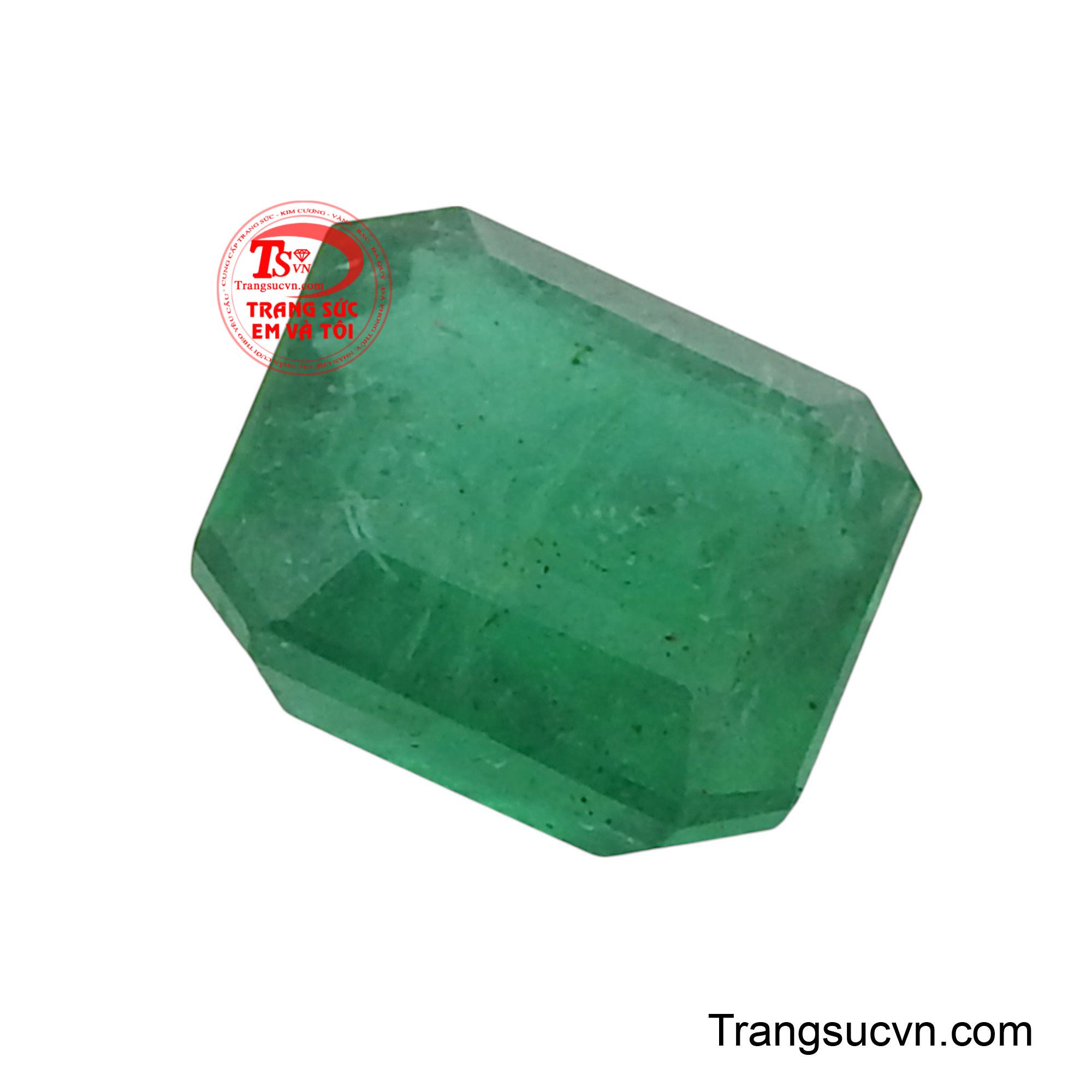 Sắc xanh độc đáo của viên đá này khơi gợi trí tưởng tượng, thúc đẩy những ý tưởng mới mẻ và độc đáo trong thiết kế trang sức.