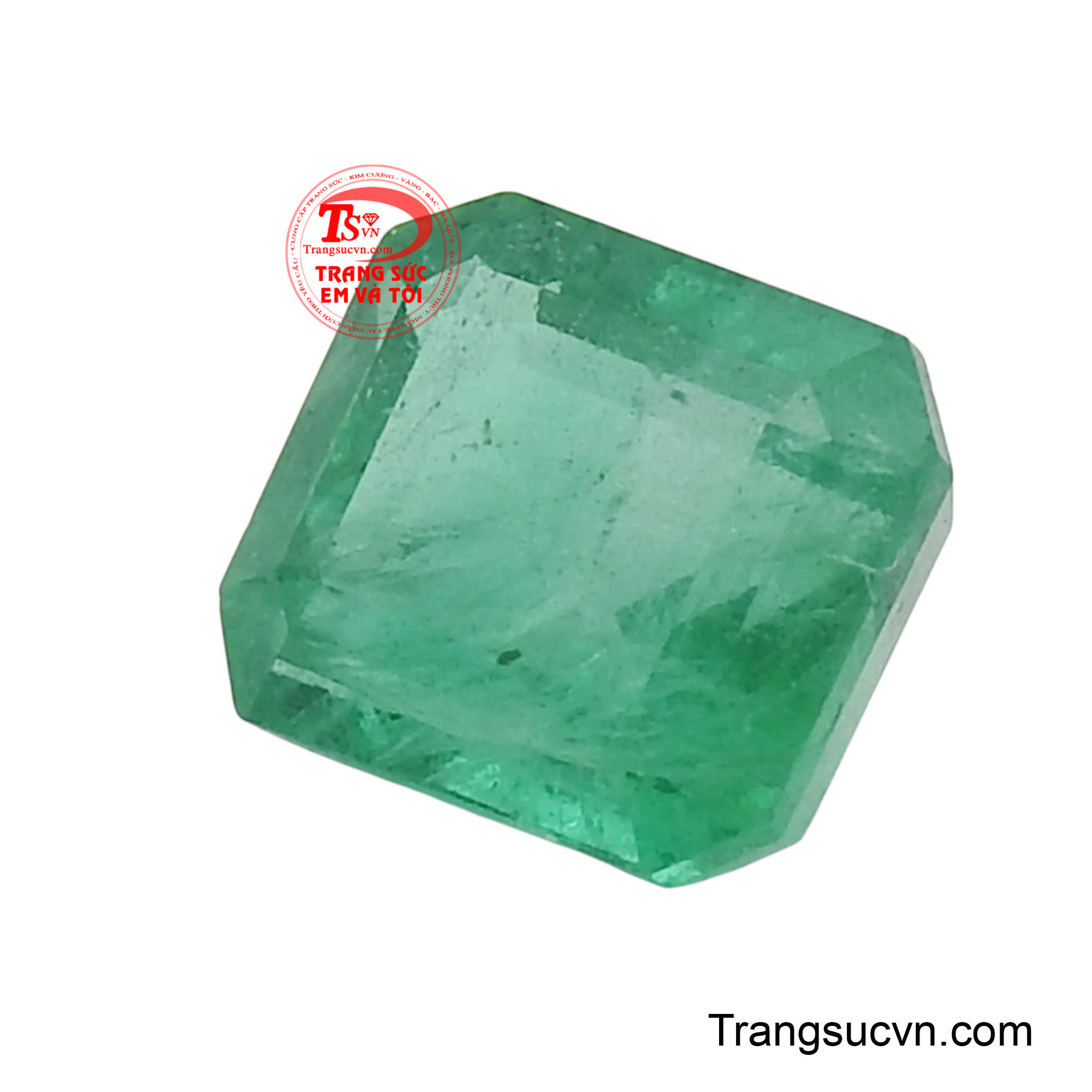ắc xanh lục đặc trưng của nó ẩn chứa những câu chuyện về sự kết nối với thiên nhiên, về năng lượng vĩnh cửu và những bí mật của vũ trụ.