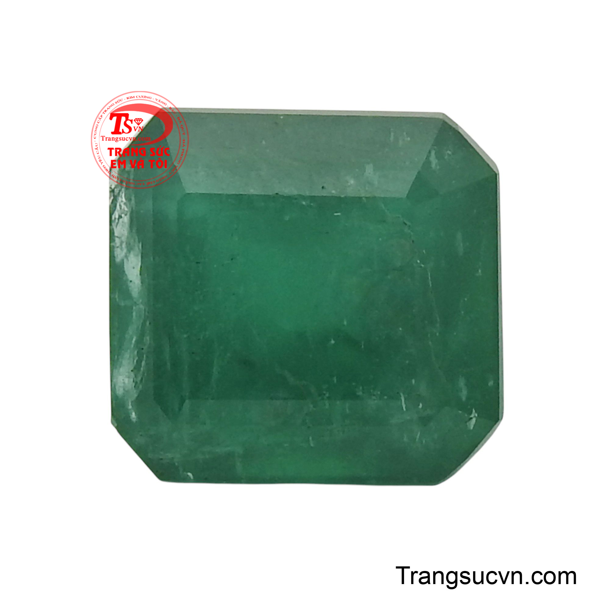 Emerald thiên nhiên huyền bí ẩn chứa một vẻ đẹp huyền bí và lôi cuốn khó tả.