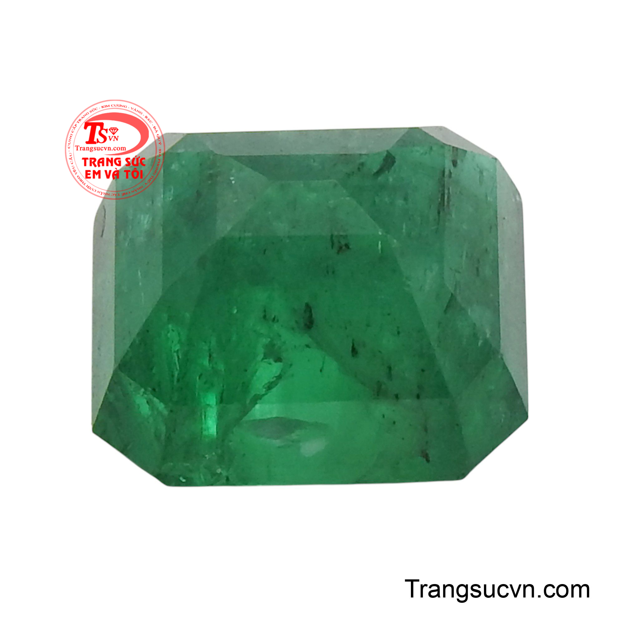 Những vân đá tự nhiên độc đáo bên trong mỗi viên Emerald là dấu ấn của thời gian, kể câu chuyện về quá trình hình thành hàng triệu năm, tạo nên một vẻ đẹp chân thật và không thể sao chép.