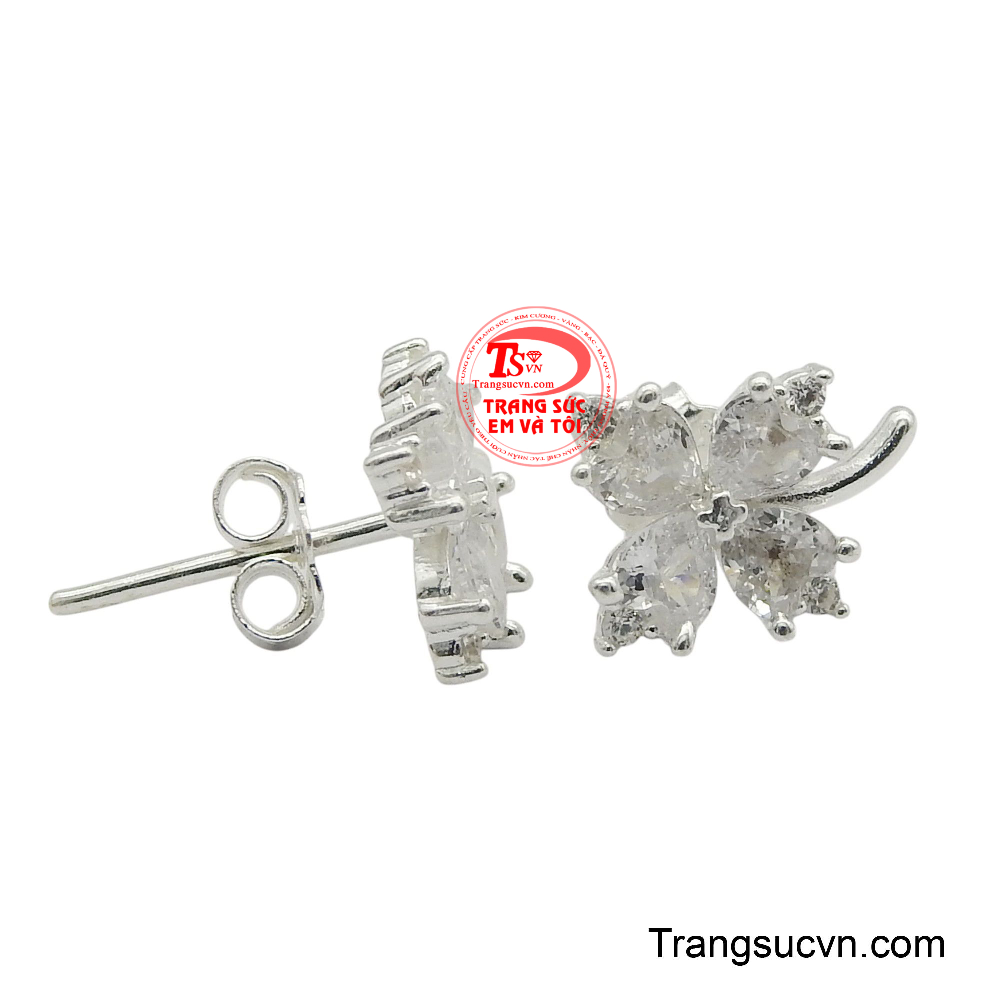 Thiết kế này không chỉ làm nổi bật vẻ đẹp thanh lịch mà còn dễ dàng kết hợp với nhiều trang phục, từ đời thường đến dạ tiệc.