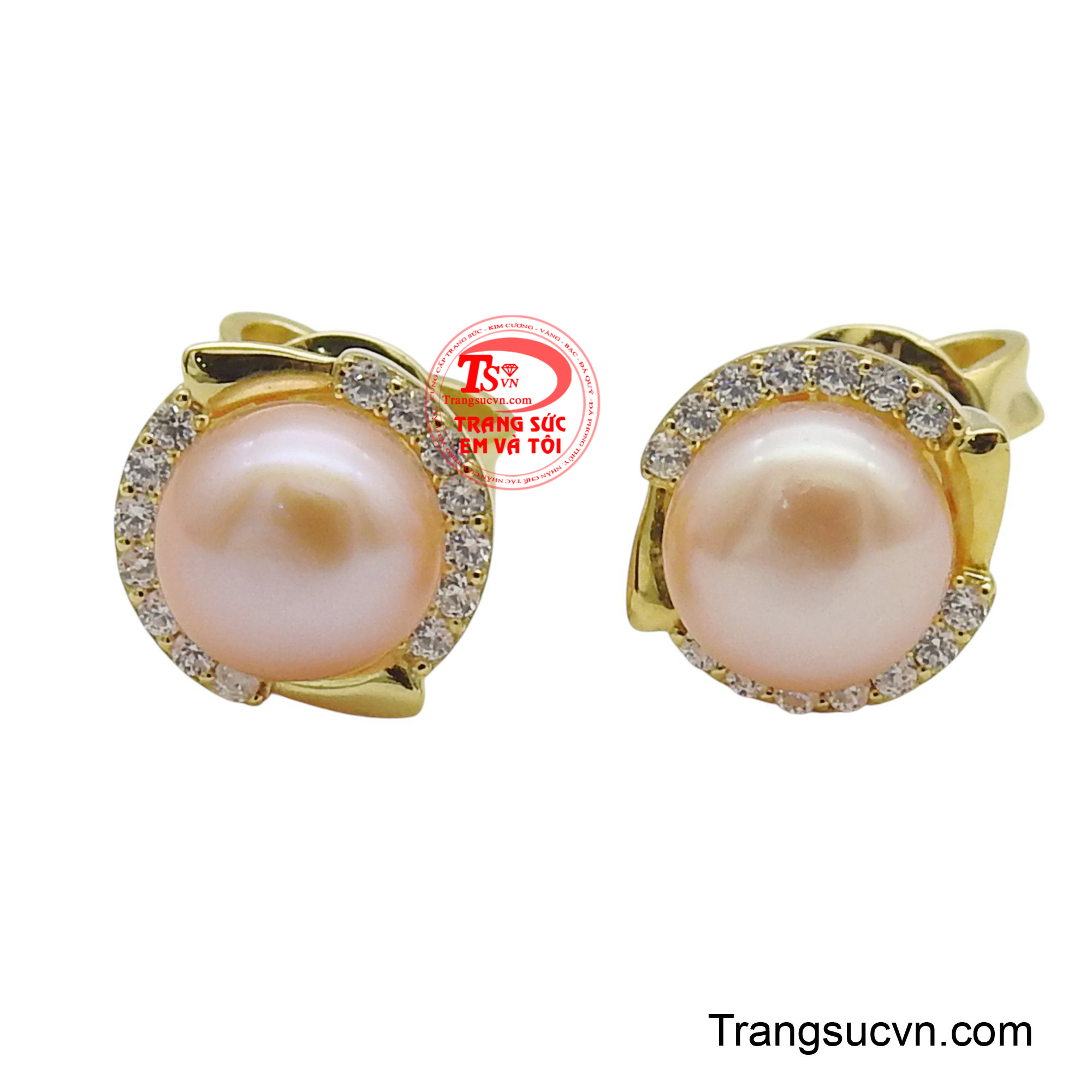 Hoa tai ngọc trai vàng 14K toát lên vẻ đẹp sang trọng và quý phái.