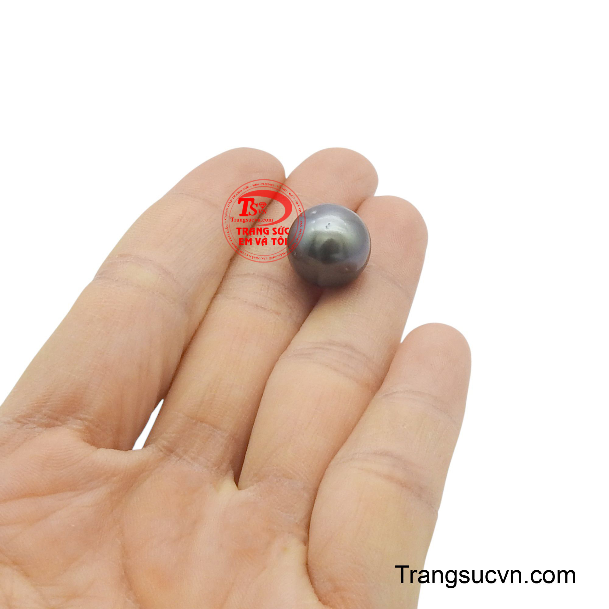 Viên ngọc trai phù hợp cho các bà, các mẹ dùng làm chuỗi đeo tay hoặc đeo cổ.