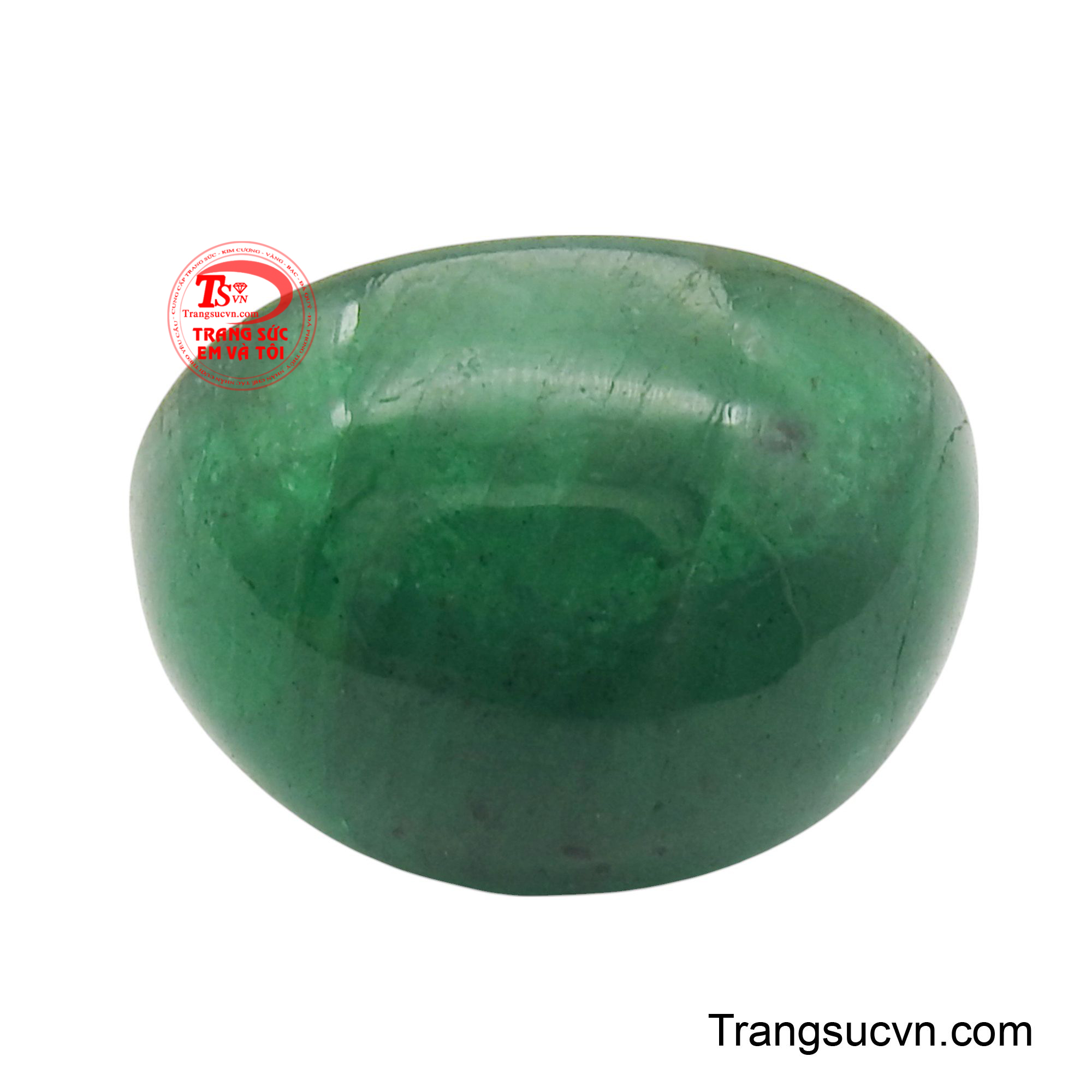 Bề mặt viên đá được đánh bóng mượt mà, tạo độ bóng nhẹ tự nhiên và phô bày những vân đá đặc trưng, đôi khi có ánh kim lấp lánh ẩn hiện.