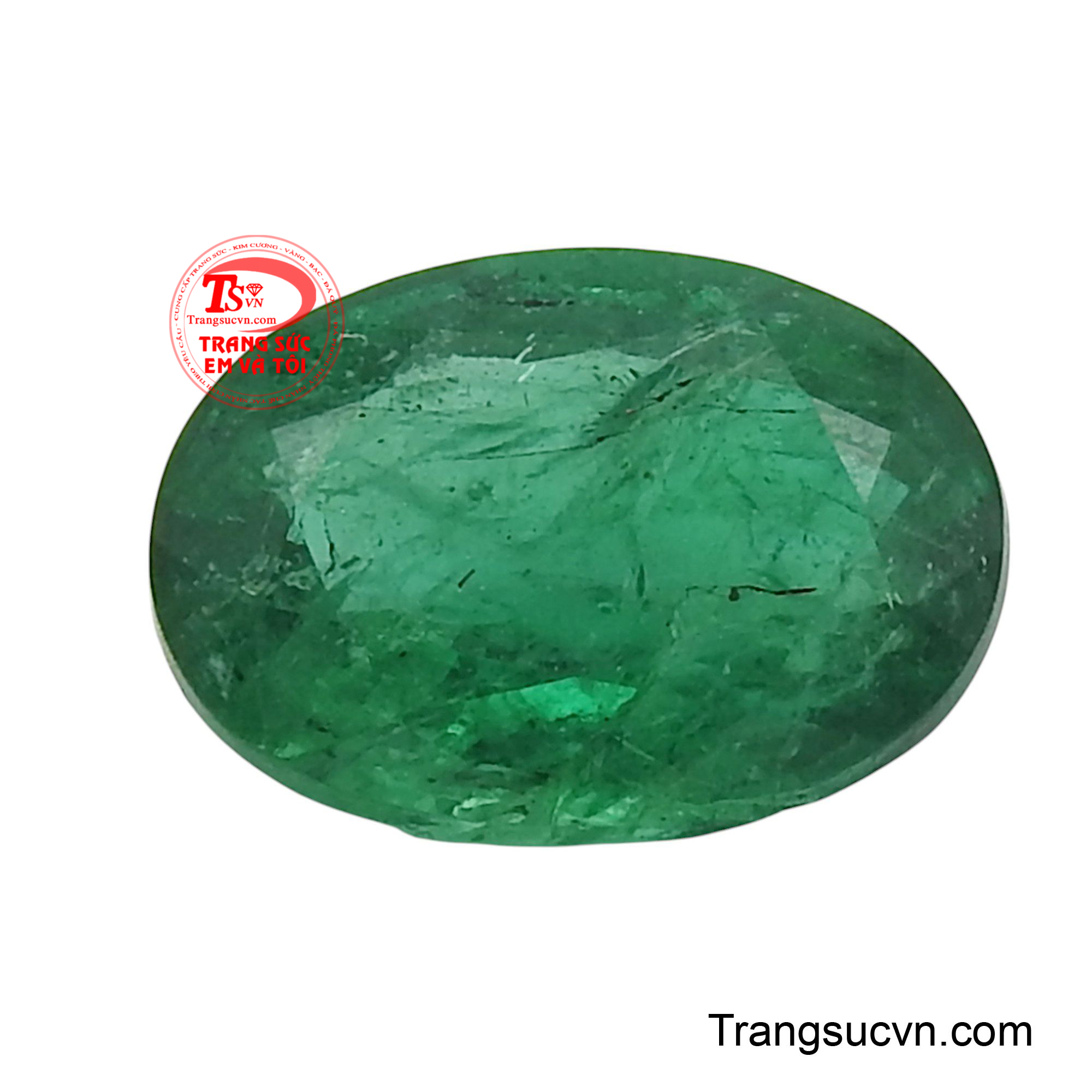 Viên Emerald của sự thuần khiết với sắc xanh lục trong vắt như dòng suối mát lành chảy giữa rừng sâu.