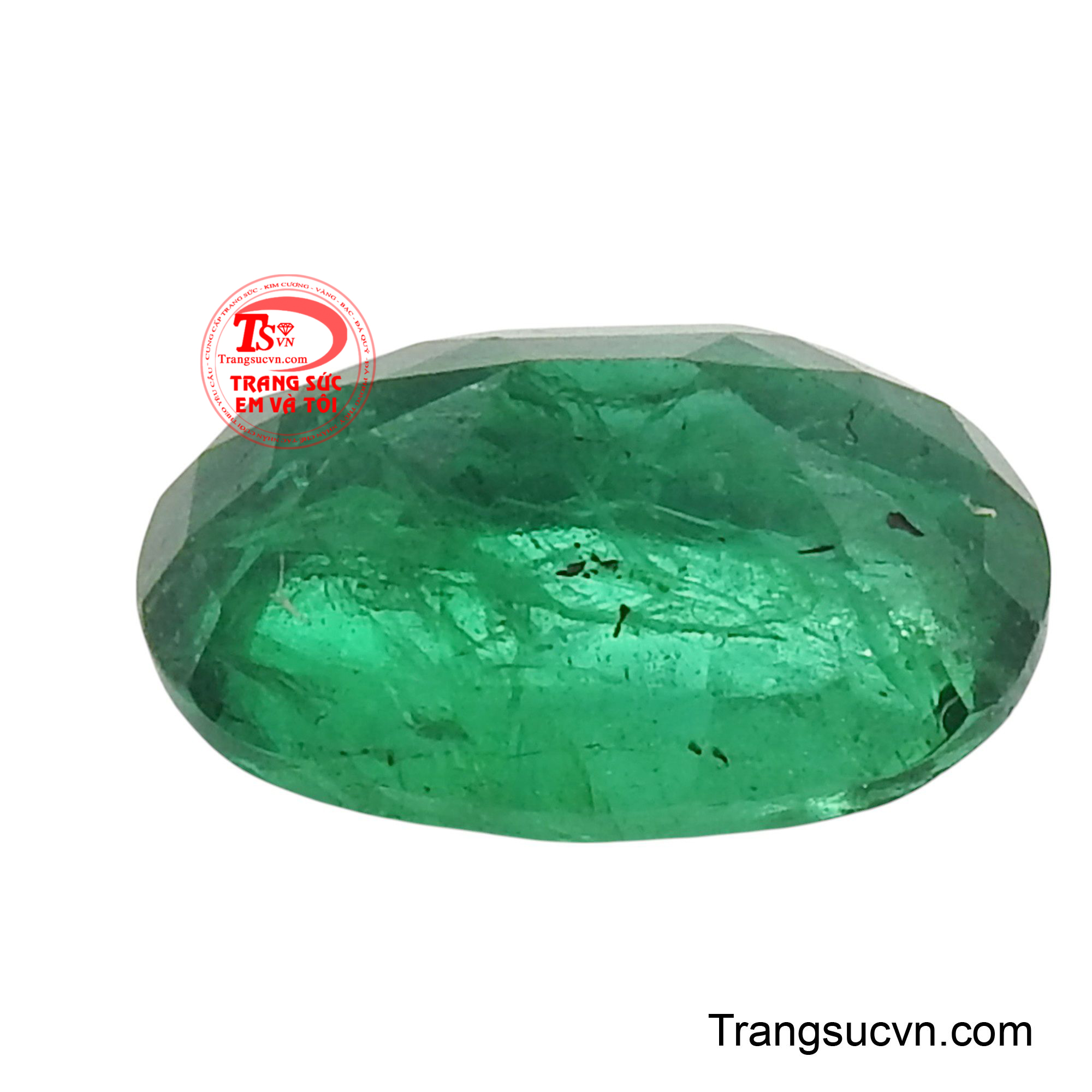 Vẻ đẹp không tì vết này là lời khẳng định về giá trị vĩnh cửu và sự tinh khiết, biến viên đá thành một món trang sức hoàn hảo, thể hiện sự thanh lịch và vẻ đẹp nội tâm.