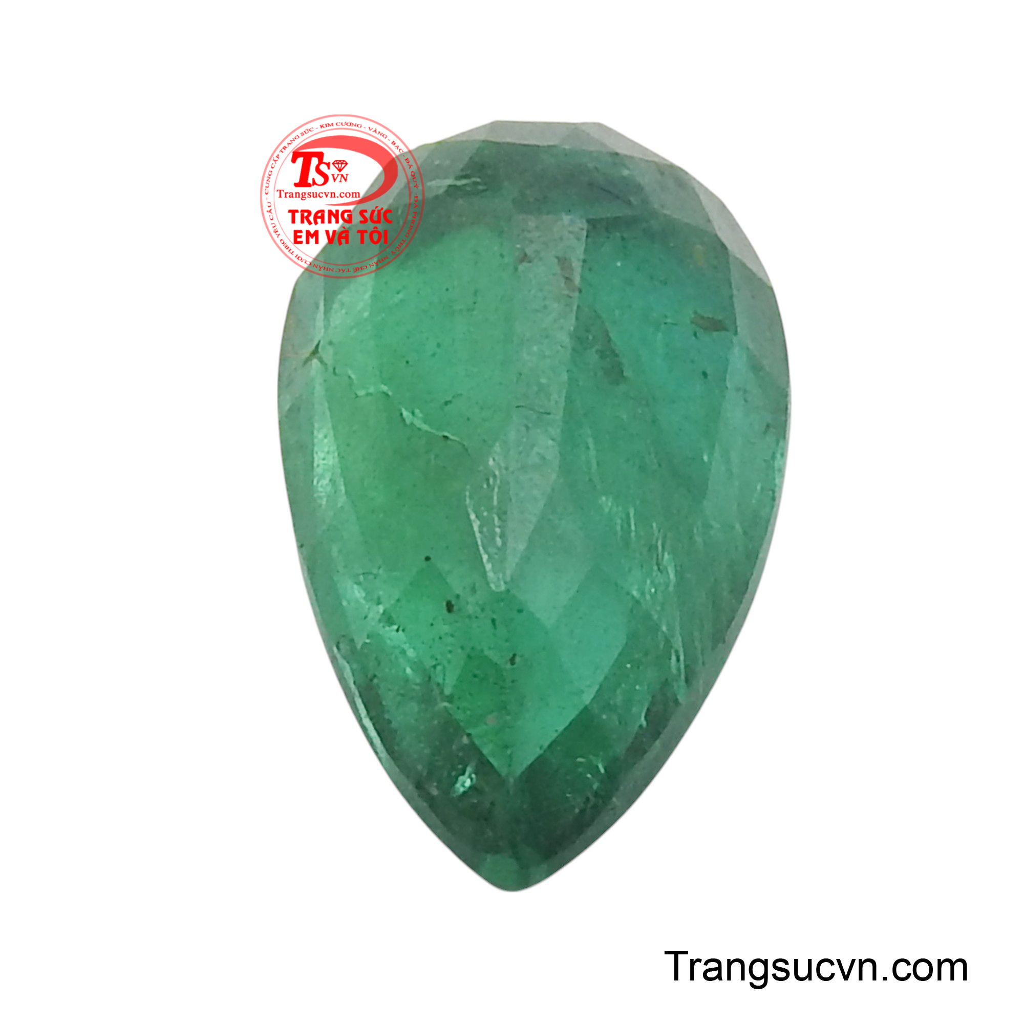 Viên Emerald giọt lệ ngọc xanh là một tuyệt tác của thiên nhiên, với sắc xanh lục trong trẻo như giọt nước tinh khiết đọng lại từ những tán lá xanh non.