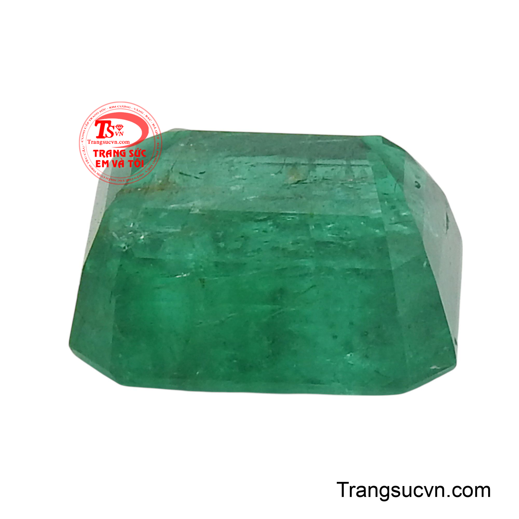 Đây không chỉ là một viên đá trang sức, mà còn là một tác phẩm nghệ thuật tự nhiên, khẳng định giá trị bền vững và sự hoàn hảo mà tạo hóa ban tặng, mang lại cảm giác kết nối sâu sắc với đất trời.