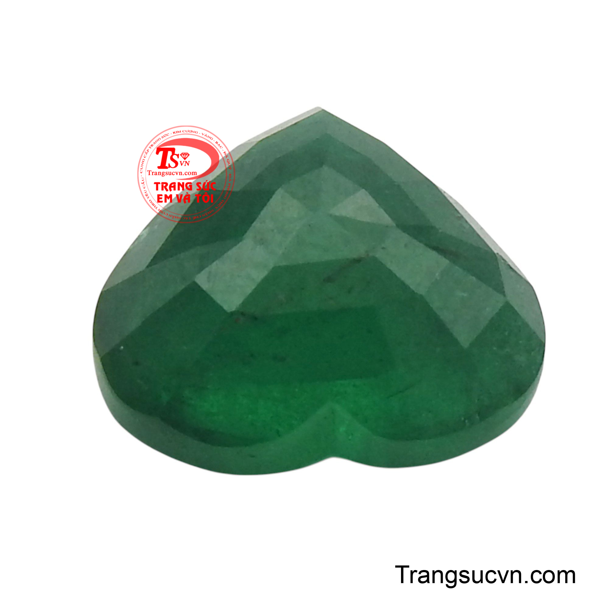 Từng đường cắt tinh xảo tạo nên hình dáng trái tim mềm mại, khiến viên Emerald trở thành món quà ý nghĩa, gửi gắm thông điệp yêu thương chân thành.