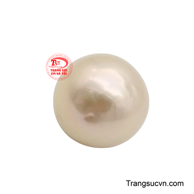 Sắc hồng kem tự nhiên của ngọc mang đến cảm giác ấm áp, lãng mạn và vô cùng nữ tính.