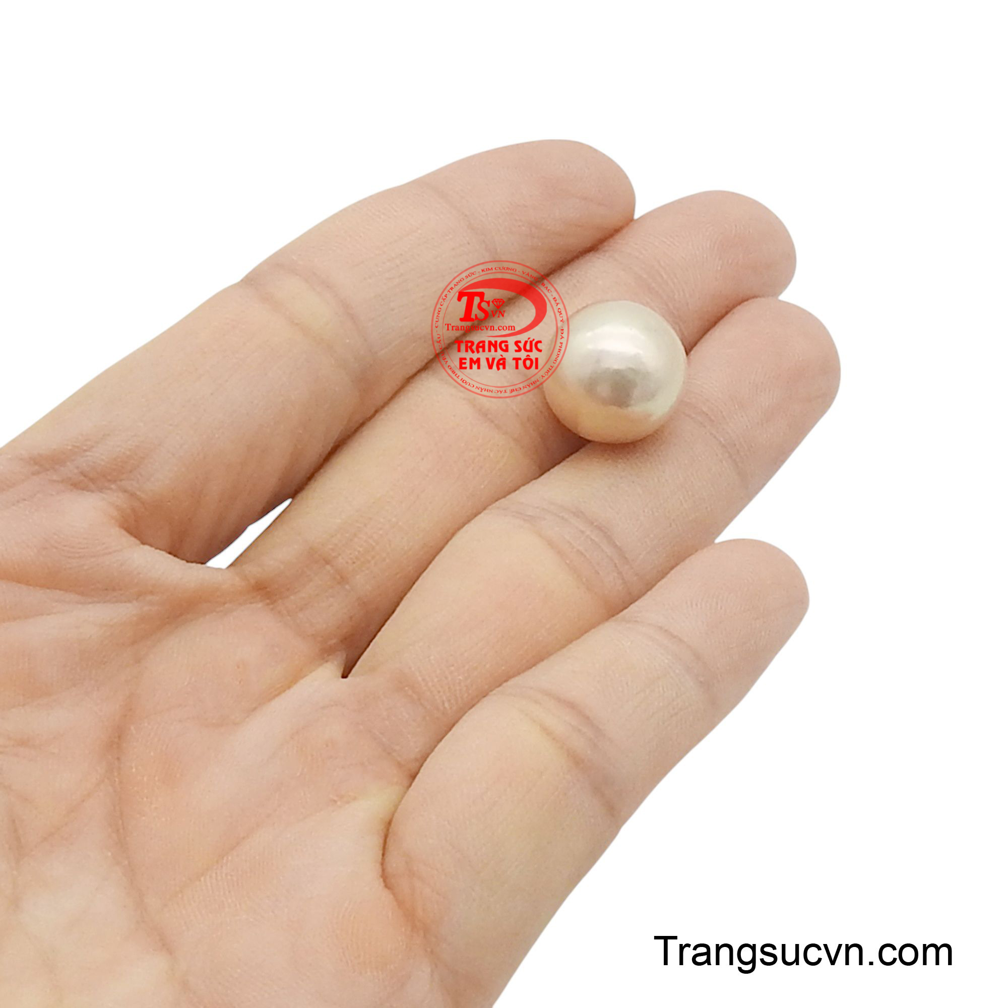 Đây là lựa chọn hoàn hảo để chế tác những món trang sức tinh tế, tôn vinh vẻ đẹp thanh lịch và sự duyên dáng của người phụ nữ, phù hợp với cả những bộ trang phục thường ngày lẫn trang phục dự tiệc.