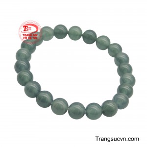 Mỗi viên ngọc đều toát lên vẻ đẹp tự nhiên với những vân đá độc đáo, tạo nên sự hài hòa và thu hút đặc biệt.