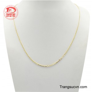 Dây chuyền nữ chữ O được thiết kế bởi các mắt xích liên kết chặt chẽ, tạo nên vẻ đẹp đơn giản nhưng vô cùng tinh tế và hiện đại.