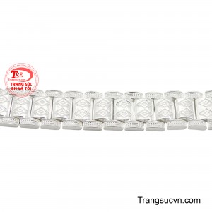 Sản phẩm chín là món quà ý nghĩa dành tặng cho chính bản thân hay những người đàn ông mà mình yêu quý.