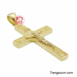 Đeo mặt thánh giá này, bạn không chỉ thể hiện niềm tin sâu sắc của mình mà còn tô điểm thêm vẻ ngoài thanh lịch, đồng thời cảm nhận được sự bình an và sức mạnh tâm linh trong cuộc sống hàng ngày.