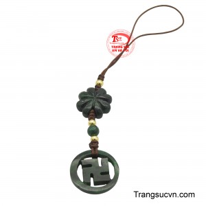 Móc treo điện thoại ngọc may mắn là sự kết hợp hoàn hảo giữa vẻ đẹp tinh tế và ý nghĩa phong thủy sâu sắc, mang đến tài lộc và bình an cho người sở hữu. 